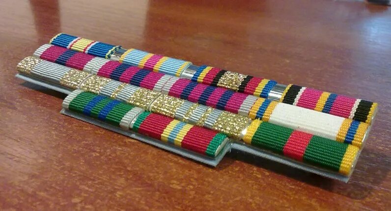 Изготовление планок медалей. Орденская медальная планка. Орденские колодки. Орденская планка и орденская колодка. Изготовление планок медалей.