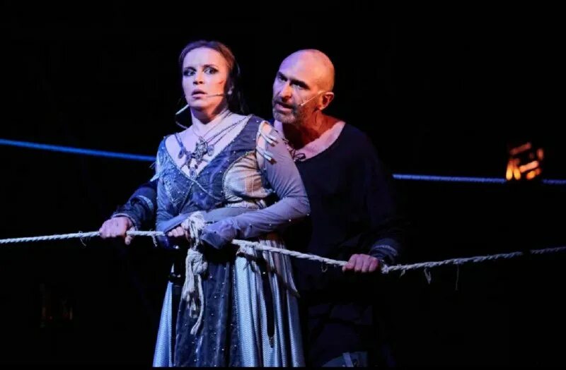 театр луны на ордынке. московский театр луны. спектакль королева театр луны. звезда и смерть хоакина мурьеты рок-опера. московский театр луны зал.