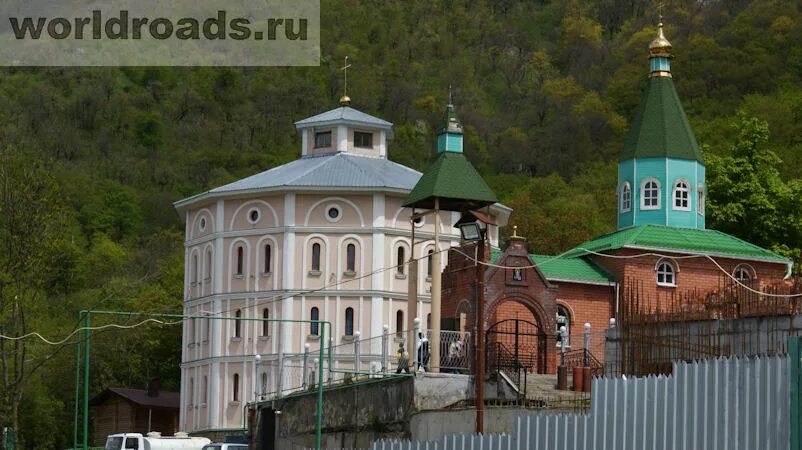 Гора бештау мужской монастырь пятигорск. Успенский Второафонский монастырь Пятигорск. Второафонский монастырь Бештау. Свято-Успенский второ-Афонский Бештаугорский мужской монастырь. Бештаугорский мужской монастырь Пятигорск.