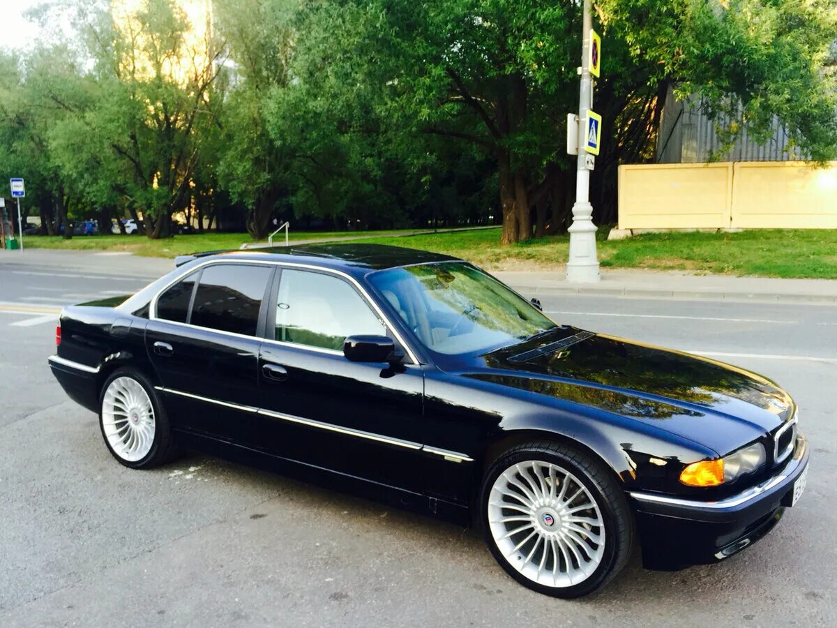 Bmw 740i m. BMW 740i 1998. BMW 740i 2000. BMW 7 e38 Рестайлинг. БМВ 740i 4.4.