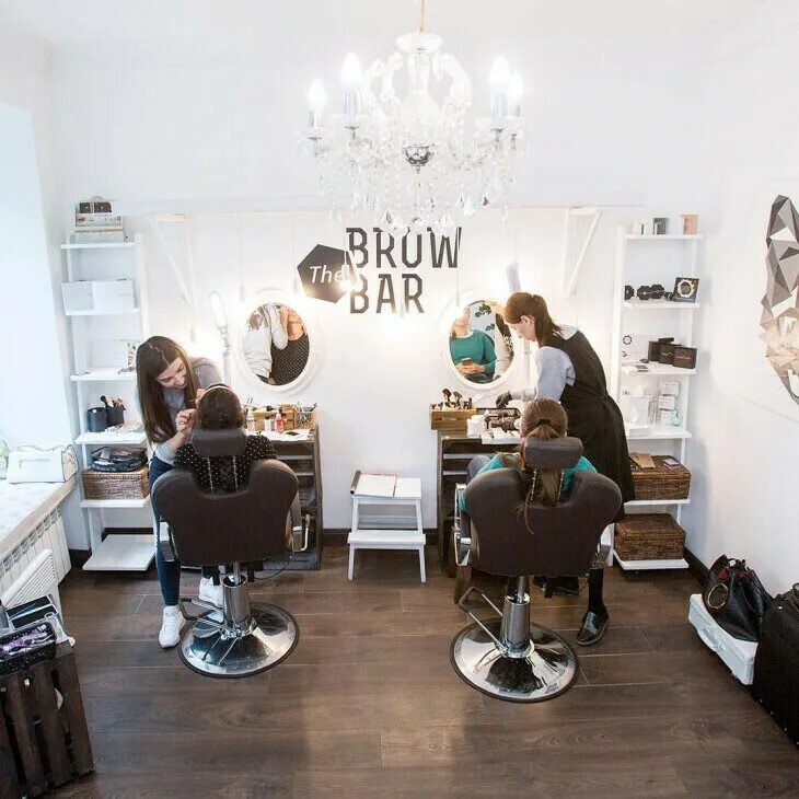 Реклама броу бара. Студия бровей. Броу бар интерьер. Brow bar реклама. Салон бровиста.