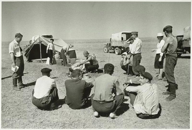Первое освоение целины. Целина в казахстане 1954. Орошение целинных земель. Целина в казахстане 1954. 1954 год освоение целины.