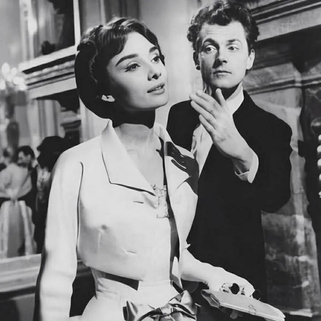 Then in the afternoon. Одри Хепберн 1957. Одри Хепберн римские каникулы. Любовь после полудня фильм 1957. Одри Хепберн любовь после полудня.