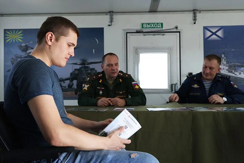 Контракт мобилизированных. Военнослужащие. служба по контракту.