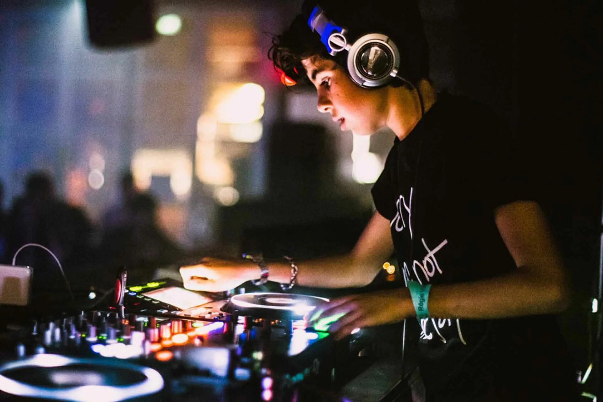 Скриллекс dj. Nine диджей. Евродэнс 2022. Диджей. Диджей джей ди.