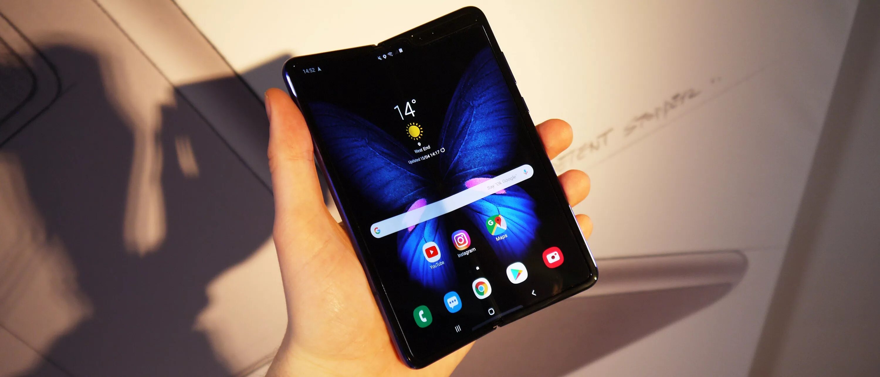 Samsung Galaxy Fold. Самсунг галакси фолд с двойным экраном. Галакси фолд 1. Samsung Galaxy Fold с гибким. Galaxy fold экран