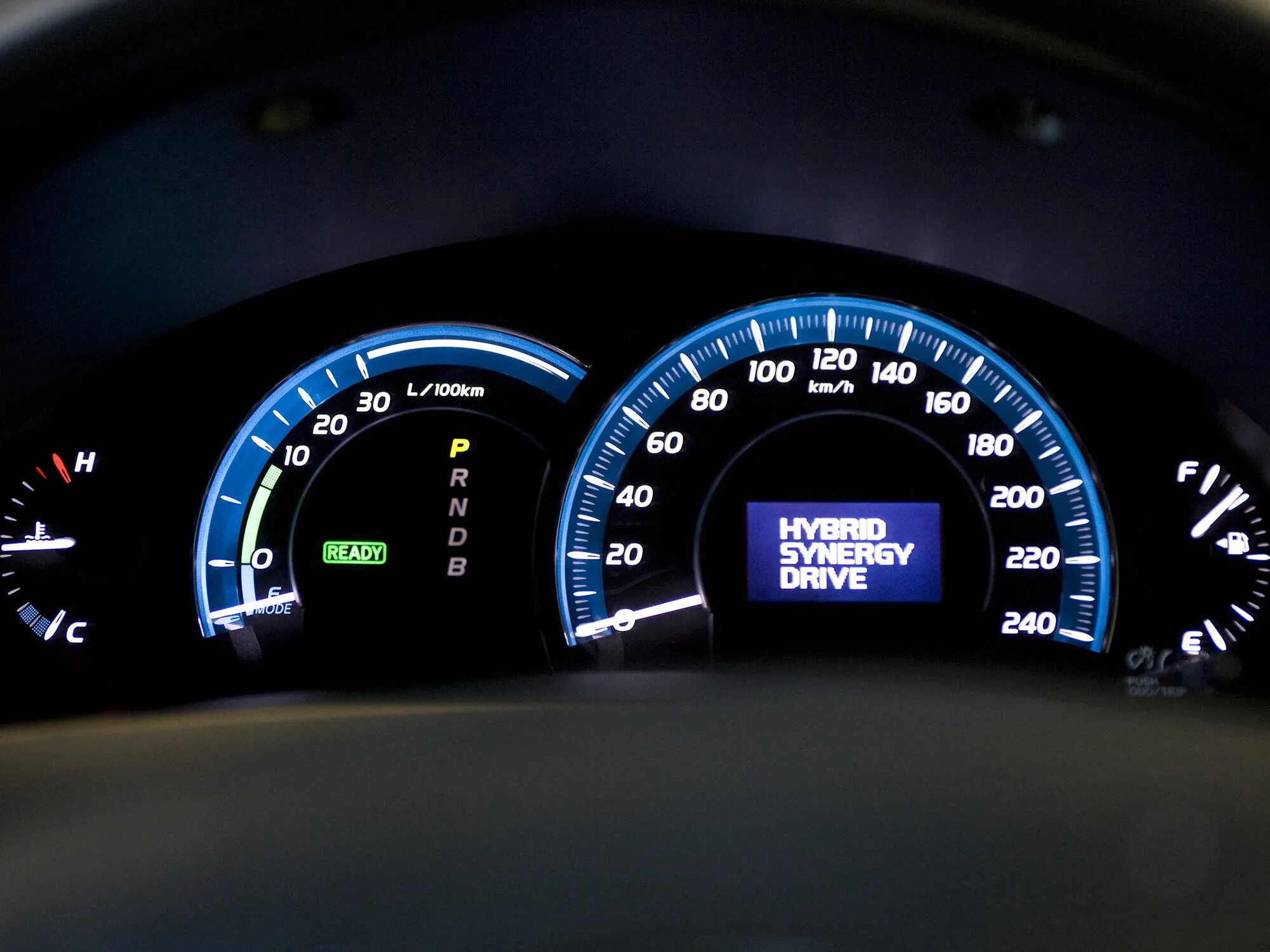 Спидометр тойота камри 2. Тойота камри 40 спидометр. 5 ночью 200км. Спидометр toyota camry 2011. Спидометр камри 40.