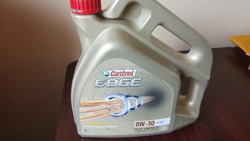 Масло двигателя вольво хс60. Castrol для Volvo s80. Castrol Volvo s60. 15b9f5 Castrol. 15a572 Castrol.