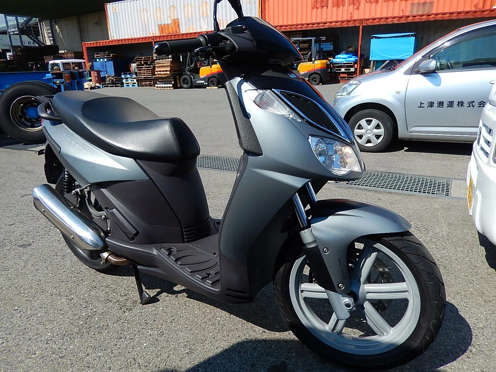 Aprilia Sportcity 200. Априлия спорт Сити 200. Скутер Aprilia 200 кубов. Макси скутер 200 кубов. Скутер макс 200