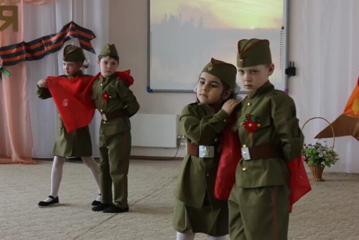 День победы праздник доу. 9 Мая в детском саду. День Победы в детском саду. День Победы в ДОУ. Утренник 9 мая.