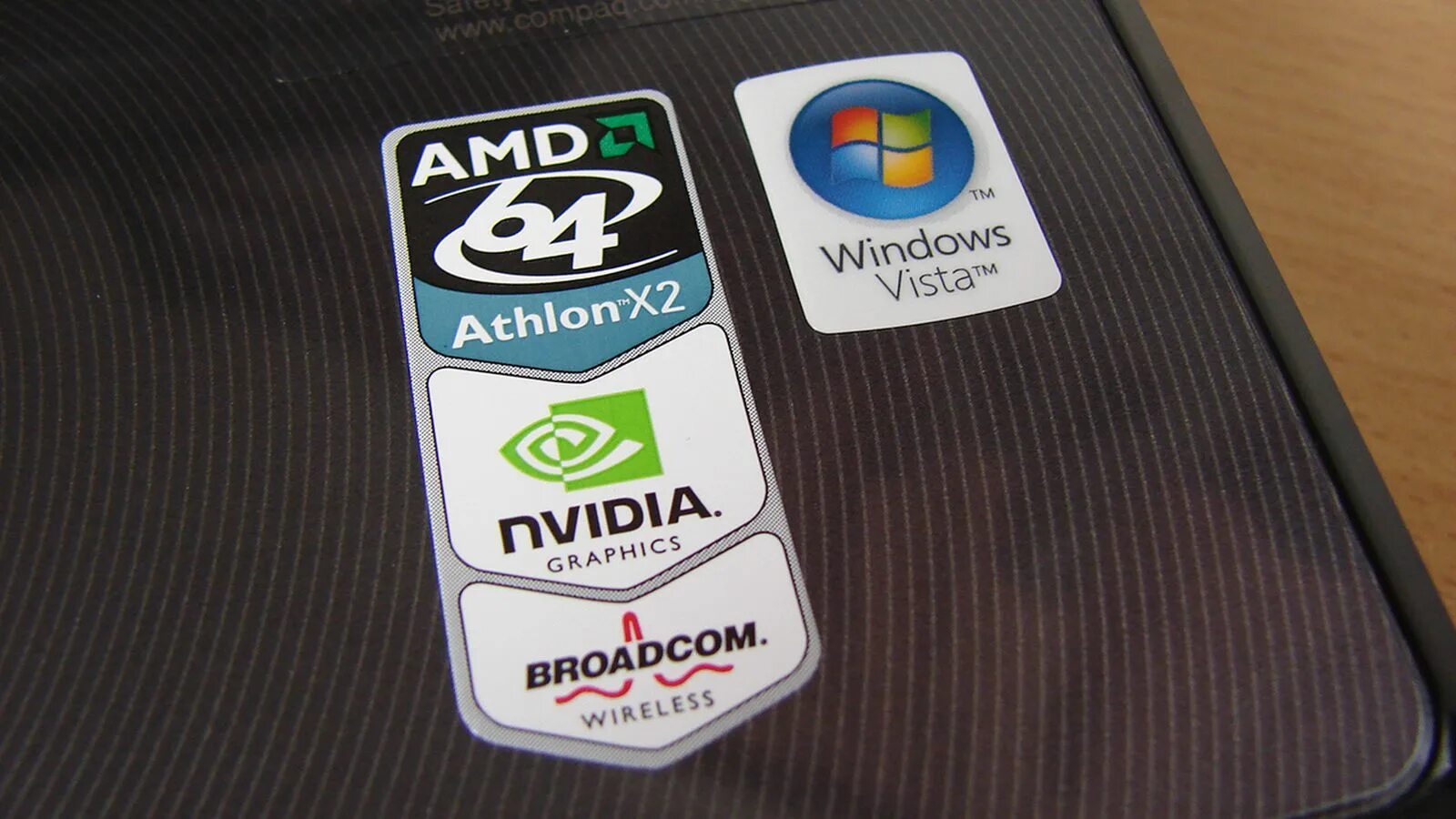 Amd nvidia intel. Наклейка amd athlon 64. наклейки на ноутбуке амд. наклейка процессора на ноутбуке. интел наклейка на ноутбуке.