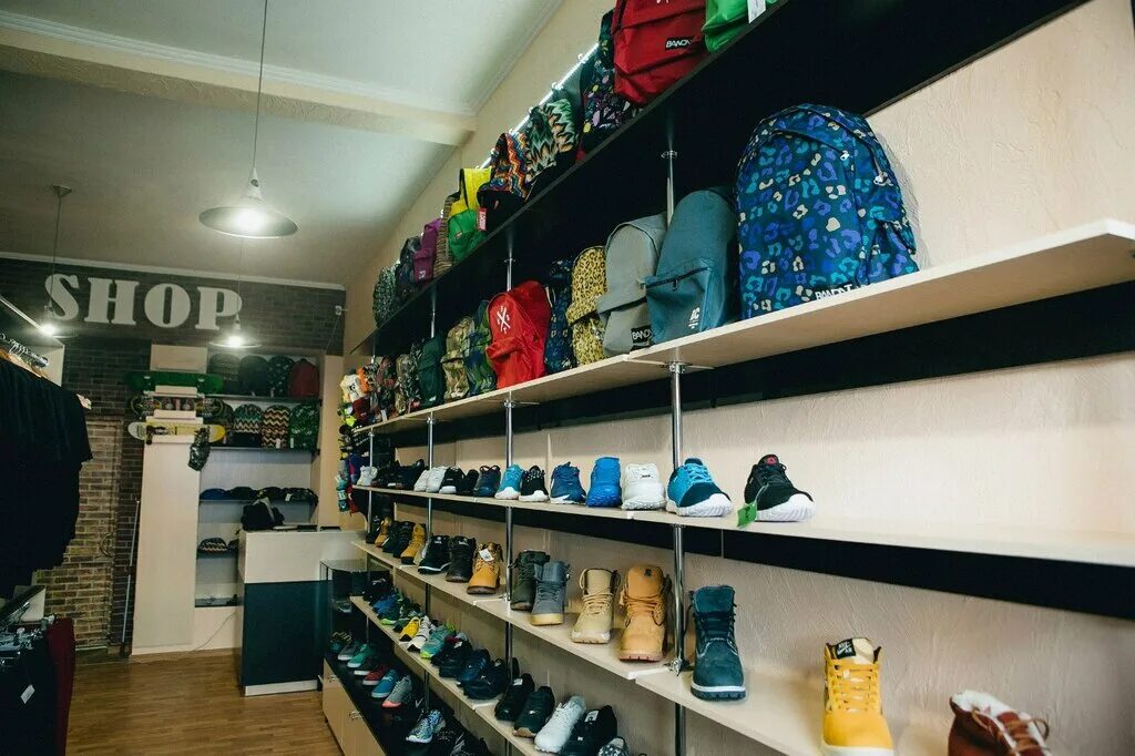 чернила акриловая для авто. краска спрей marabu. магазин красок интерьер. бутик одежды интерьер. современный интерьер магазина.