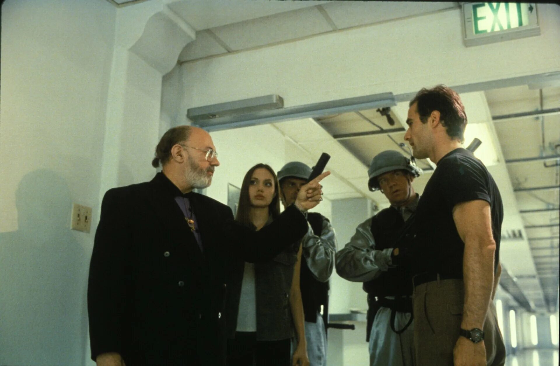 Киборг 2 1993. Киборг 2: стеклянная тень (1993). Киборг 2 стеклянная тень Анджелина Джоли.