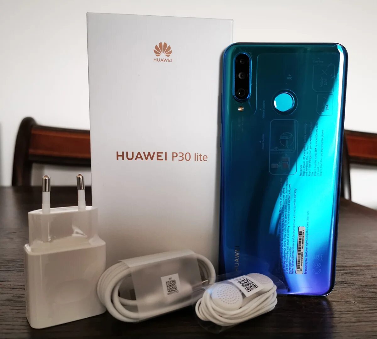 Huawei new edition. Huawei p30 лайт. хуавей п 30 лайт. huawei p30 lite huawei. huawei p30 p30 lite.