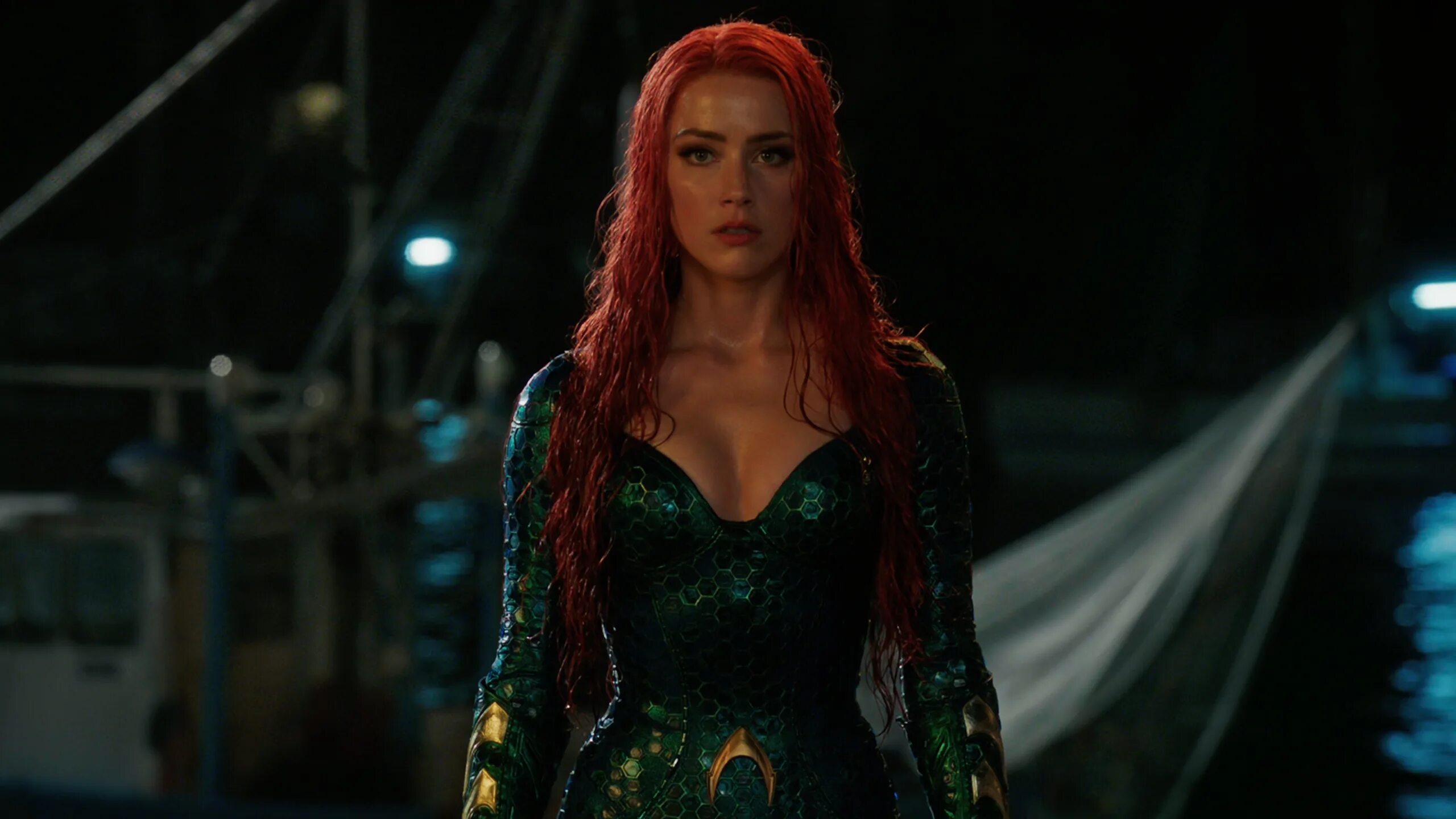 Аквамен актриса. Эмбер хёрд aquaman. Мера аквамен эмбер херд. Аквамен эмбер. Эмбер хёрд мера.