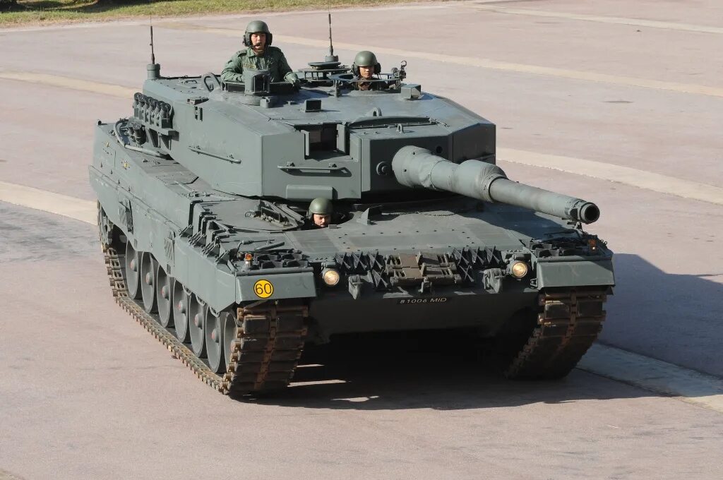 Стен лео 2.3. Леопард 2а4. MBT Leopard 2a4. Leopard 2a4 танк. Танк леопард 2а4м can.