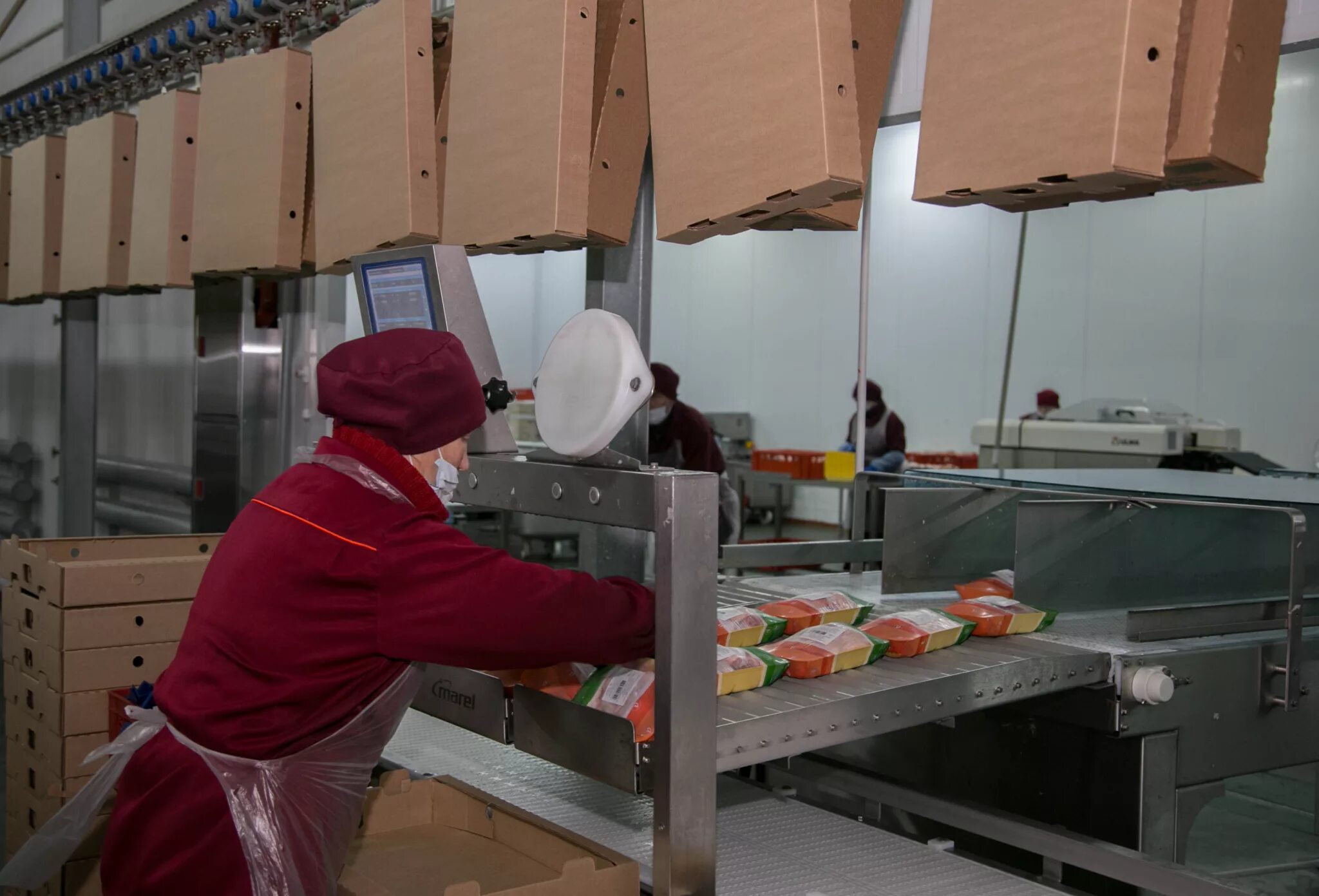 Фасовщица упаковщица. Работа завод без опыта пермь. Работник фабрики. Требуются без опыта работы. Укладчик-упаковщик.