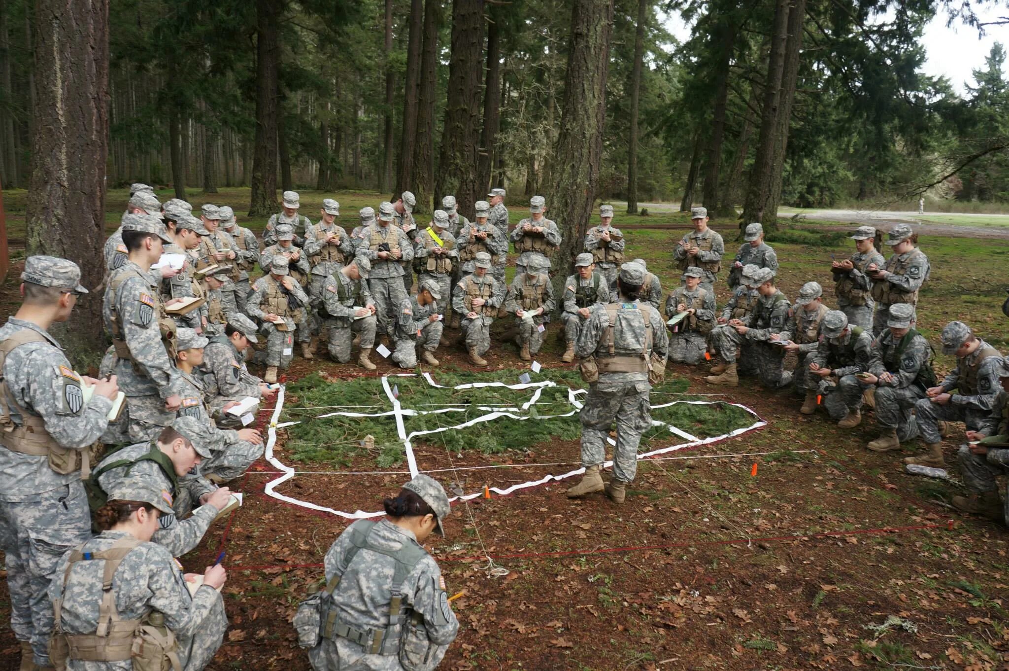 Специальная тактическая подготовка солдата. Боевая подготовка. Приложение военное дело. Спецназ вдв на учениях. Химия в военном деле.