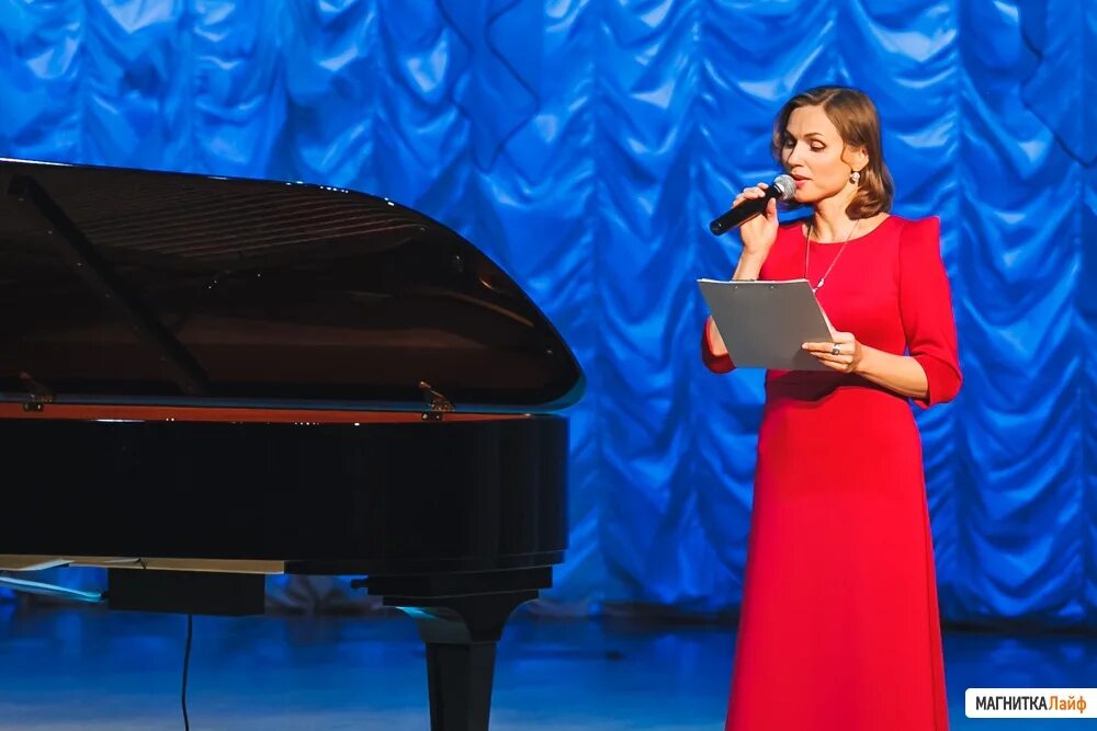 Стенда резиденты. Дк металлургов орджоникидзе магнитогорск. Орджоникидзе новогоднее представление. Афиша орджоникидзе в магнитогорске. Дк орджоникидзе магнитогорск.