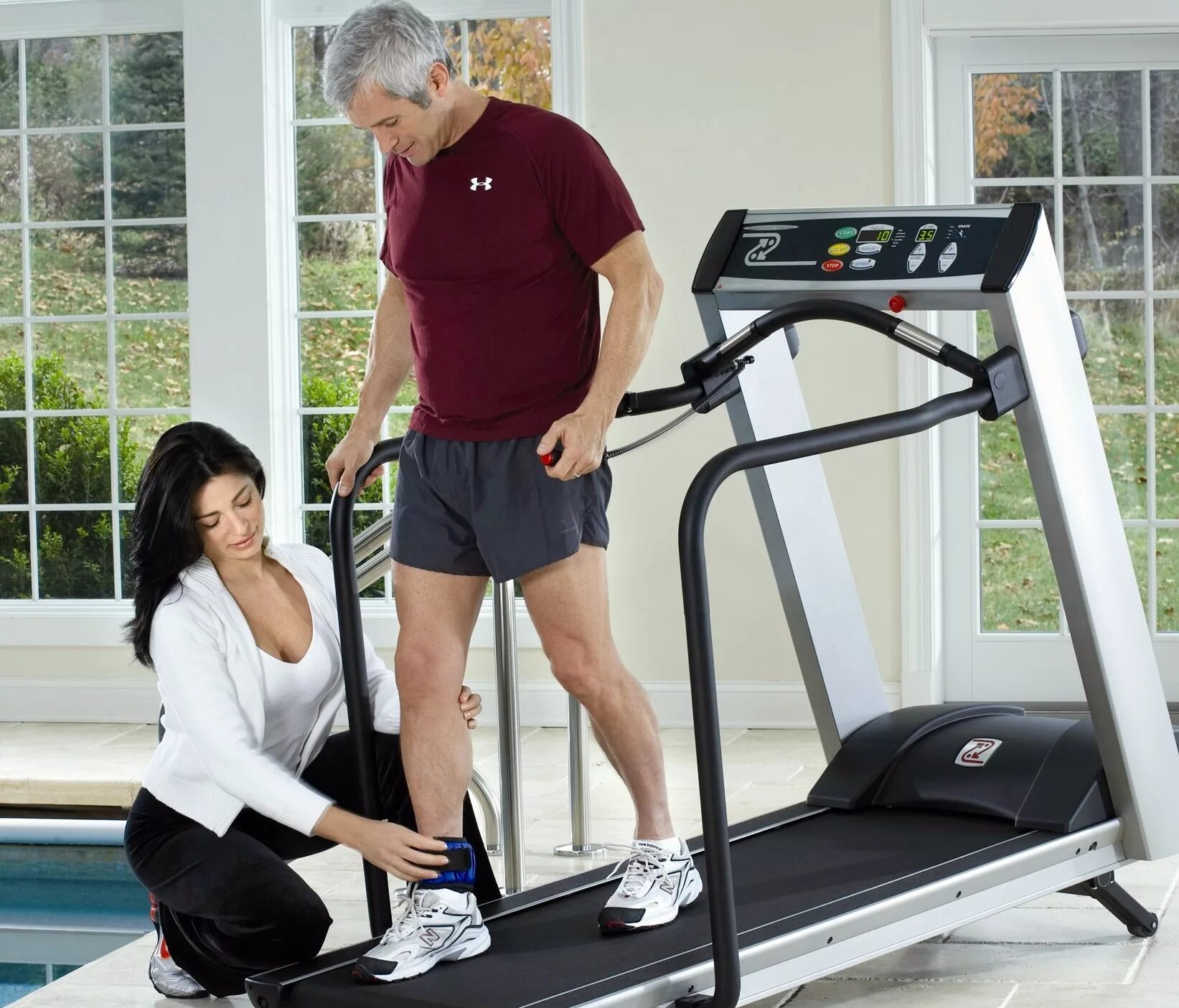 лфк после инсульта комплекс упражнений. реабилитационные дорожки для ходьбы. ходьба после инсульта. ходьба в парке. бег с прямыми ногами.