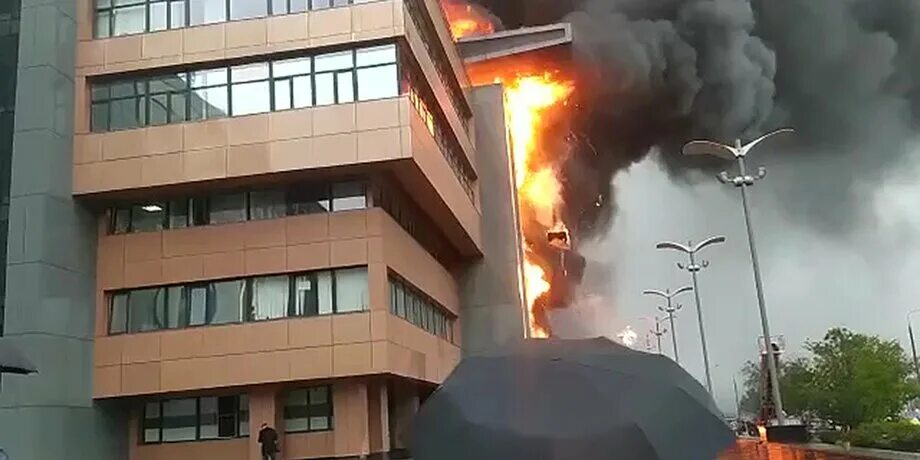 Новости бц. Гранд Сетунь Плаза пожар. Пожар в Сетунь Плаза в Москве. Пожар в бизнес-центре "Гранд Сетунь Плаза". Гранд Сетунь Плаза бизнес-центр.