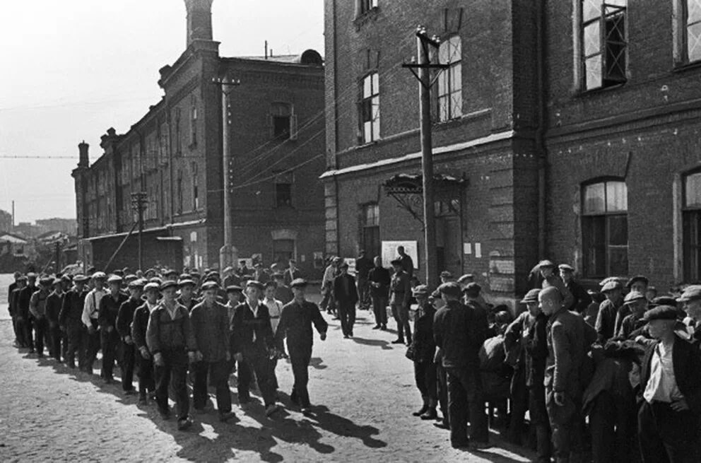 Мобилизация. Новобранцы. Москва, 23 июня 1941 года. Московская паника 1941. Новобранцы в Москве, 23 июня 1941 года. Мобилизация в Москве 1941.