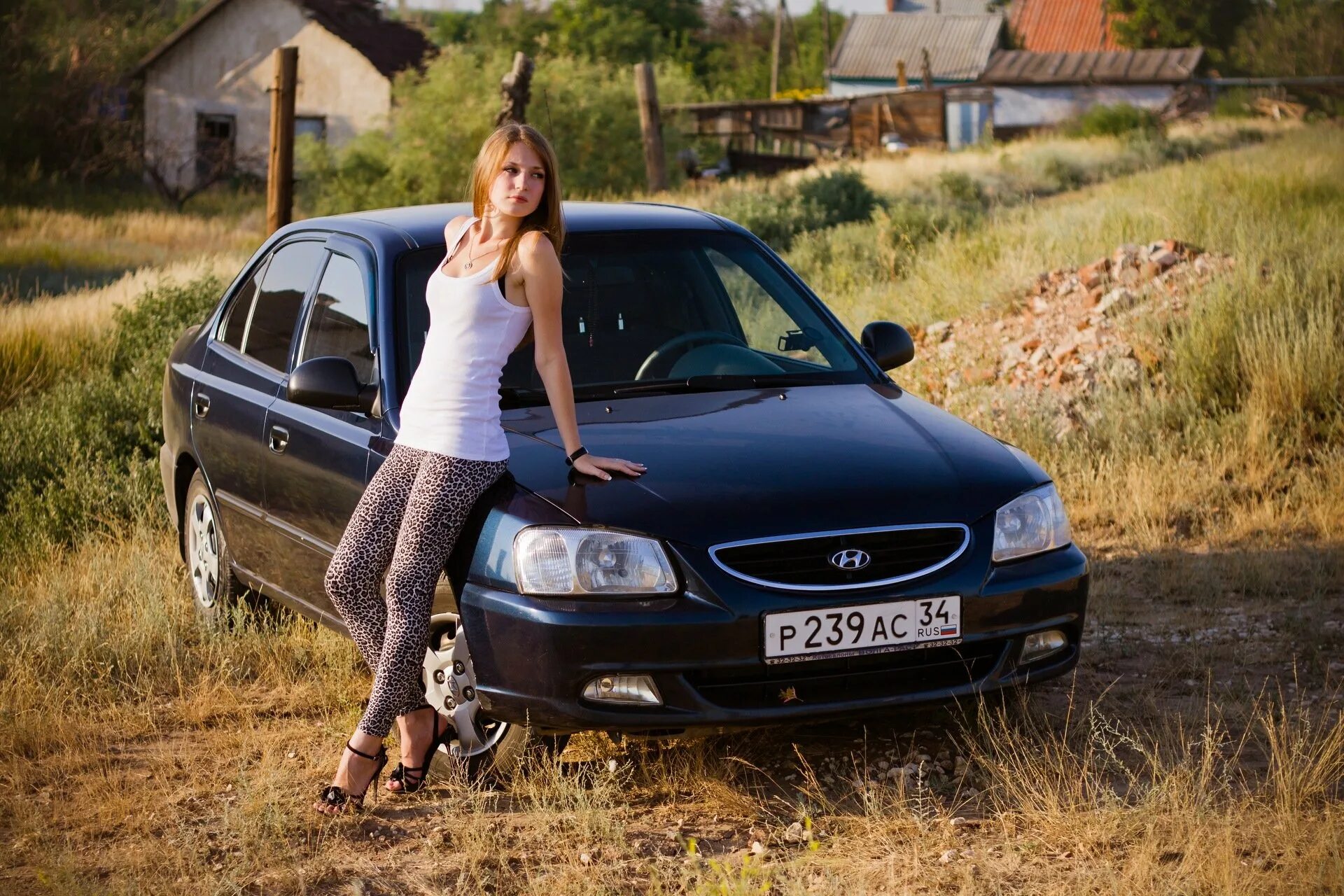 Установить драйв 2. Hyundai accent 2 фотосет. хендай акцент и девушки. девушка в акценте. драйв 2 девушки.