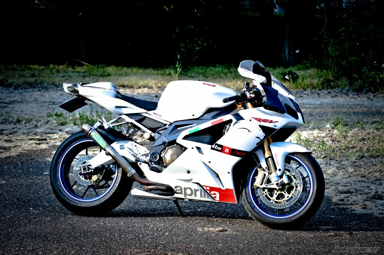 Nastavnik rsv. Априлия 1000 rsv. aprilia rs1000. aprilia rsv 1000. rsv1000r.