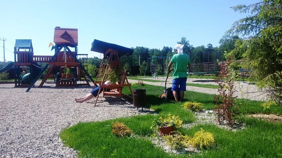 Лаки парк купить. Лаки парк. Лаки парк озеро. Лаки парк зоопарк. Lucky Park Новосибирск коттеджный поселок.