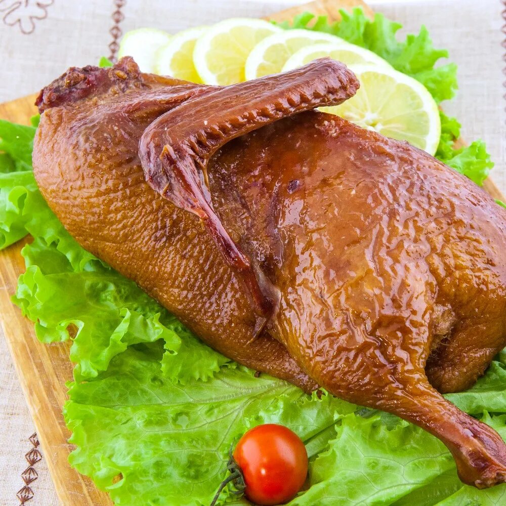 Копченый гусь. Утка горячего. Утка горячего. Копченая утка горячего копчения. Утки мулард копченая.