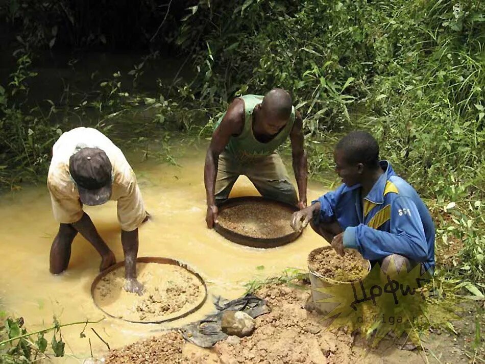 Алмазы в африке в каких странах. Добыча алмазов в африке. Сьерра леоне алмазы. Алмазы в африке в каких странах. Сьерра леоне кровавые алмазы.