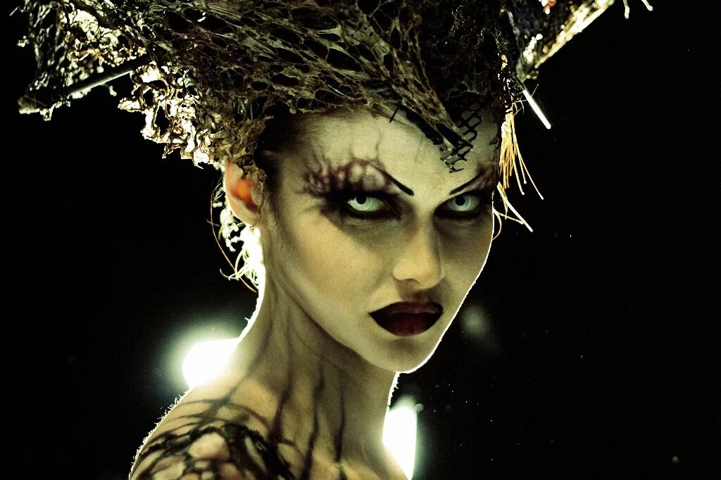 Макияж ведьмы. Макияж кикиморы болотной. Грим на хэллоуин ведьмочка. Лица колдунья. Образ ведьмы.