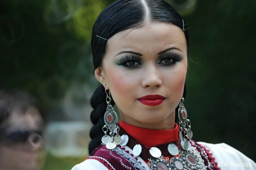 Красивые фото башкирок. Башкиры внешность башкирии. красивые девушки башкирки. башкирка девушка. макияж татарки.