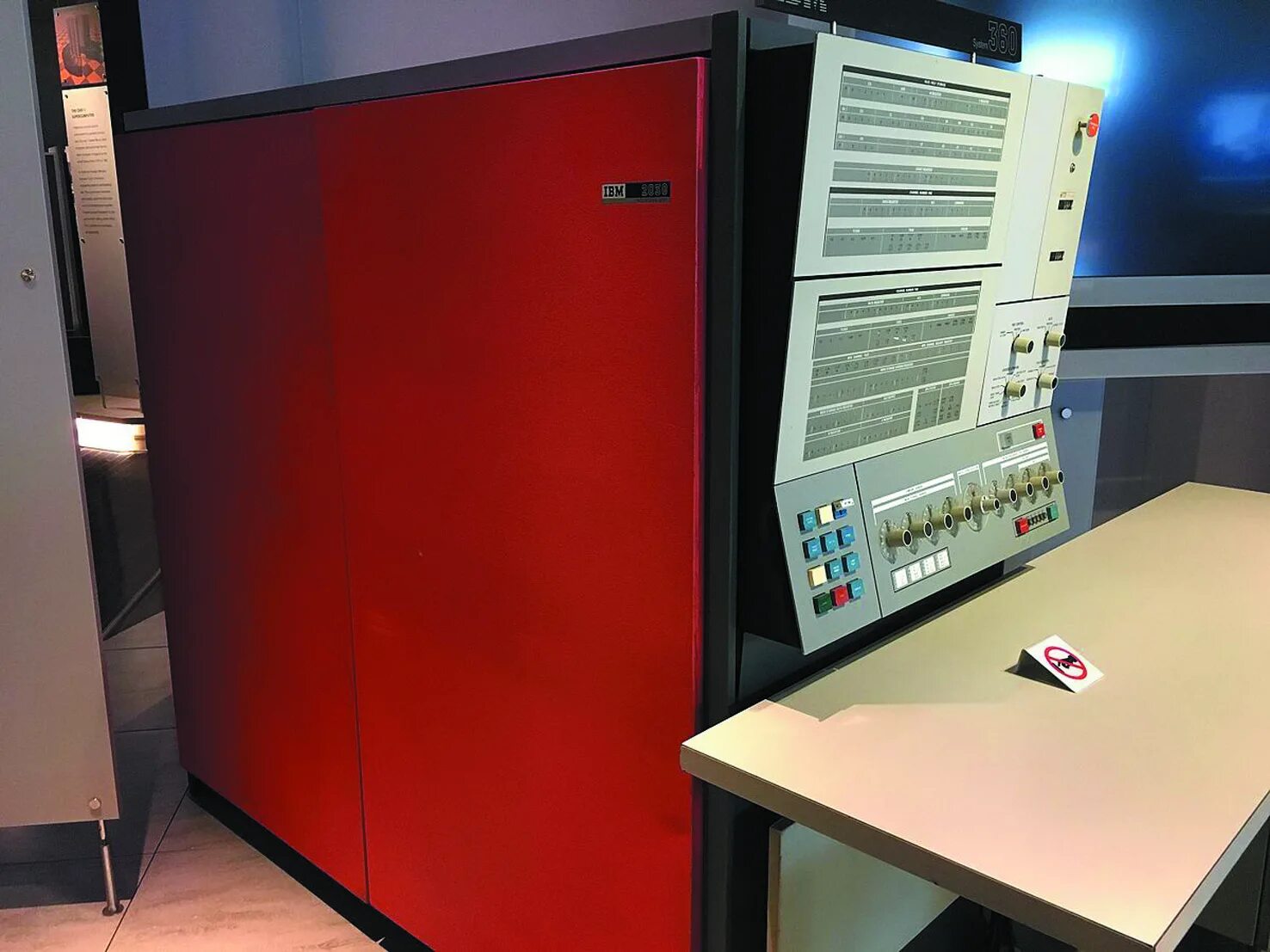 System 4 b. IBM S/360. Компьютер IBM 360. IBM System/370. Третье поколение ЭВМ IBM 360.