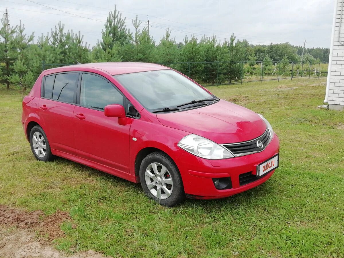 Ниссан Тиида 2010 красная хэтчбек. Nissan Tiida 2008 хэтчбек красная. Nissan Tiida 2010 хэтчбек. Ниссан Тиида 2010 года хэтчбек. Тиида хэтчбек 2010