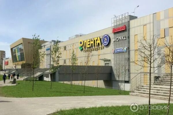 Togliatti, 40 Let Pobedi st house 18. Apartment house