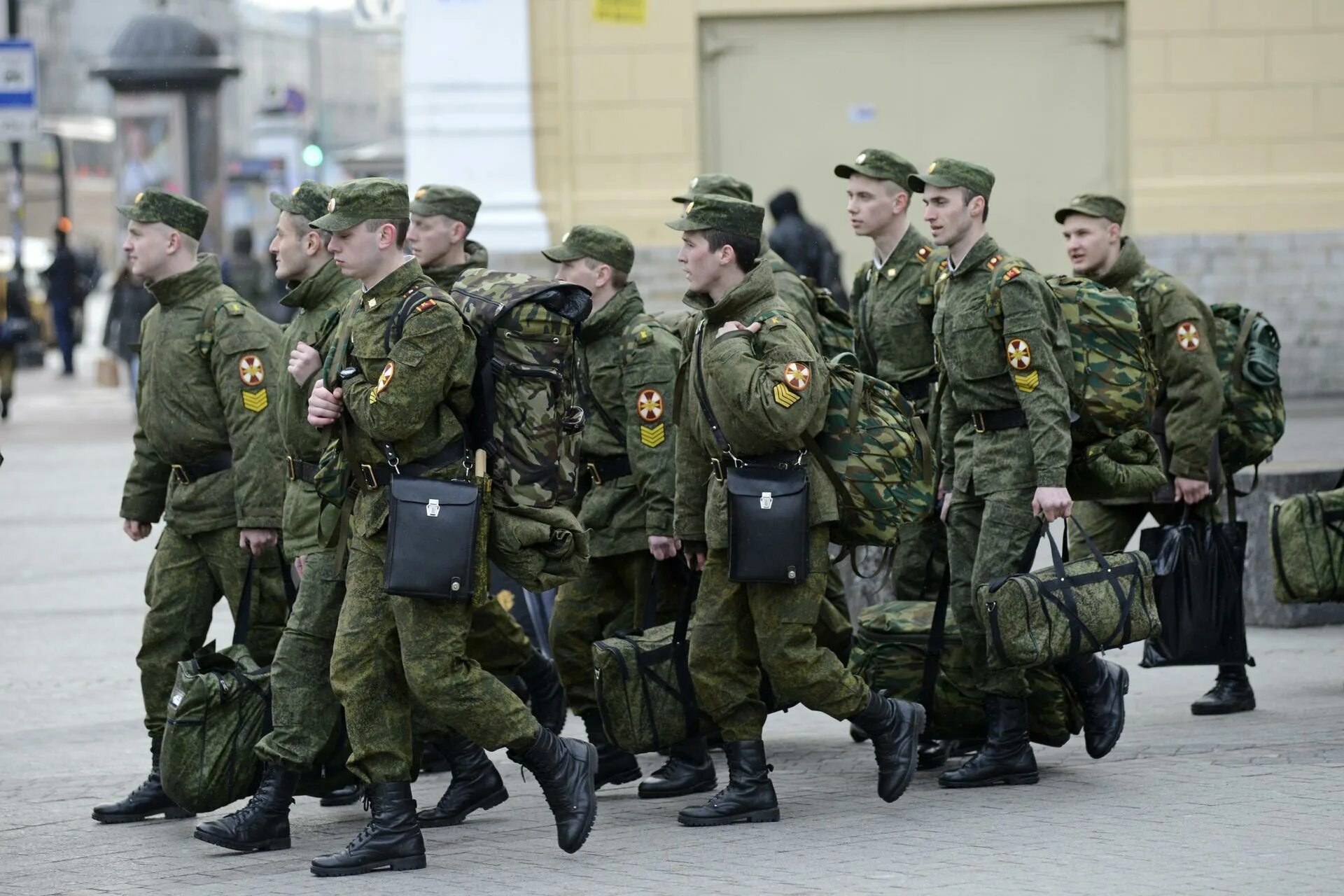 Военная служба. Военная мобилизация. Контрактники в Российской армии. Военный призыв. Увеличение сроков службы в армии в 2024