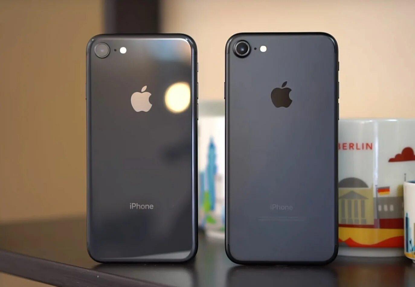 Чем отличается айфон 8 от 8. Iphone 7 и 8. Iphone 7 vs iphone 8. Айфон 7 против айфон 8. Iphone 6 iphone 7 iphone 8.