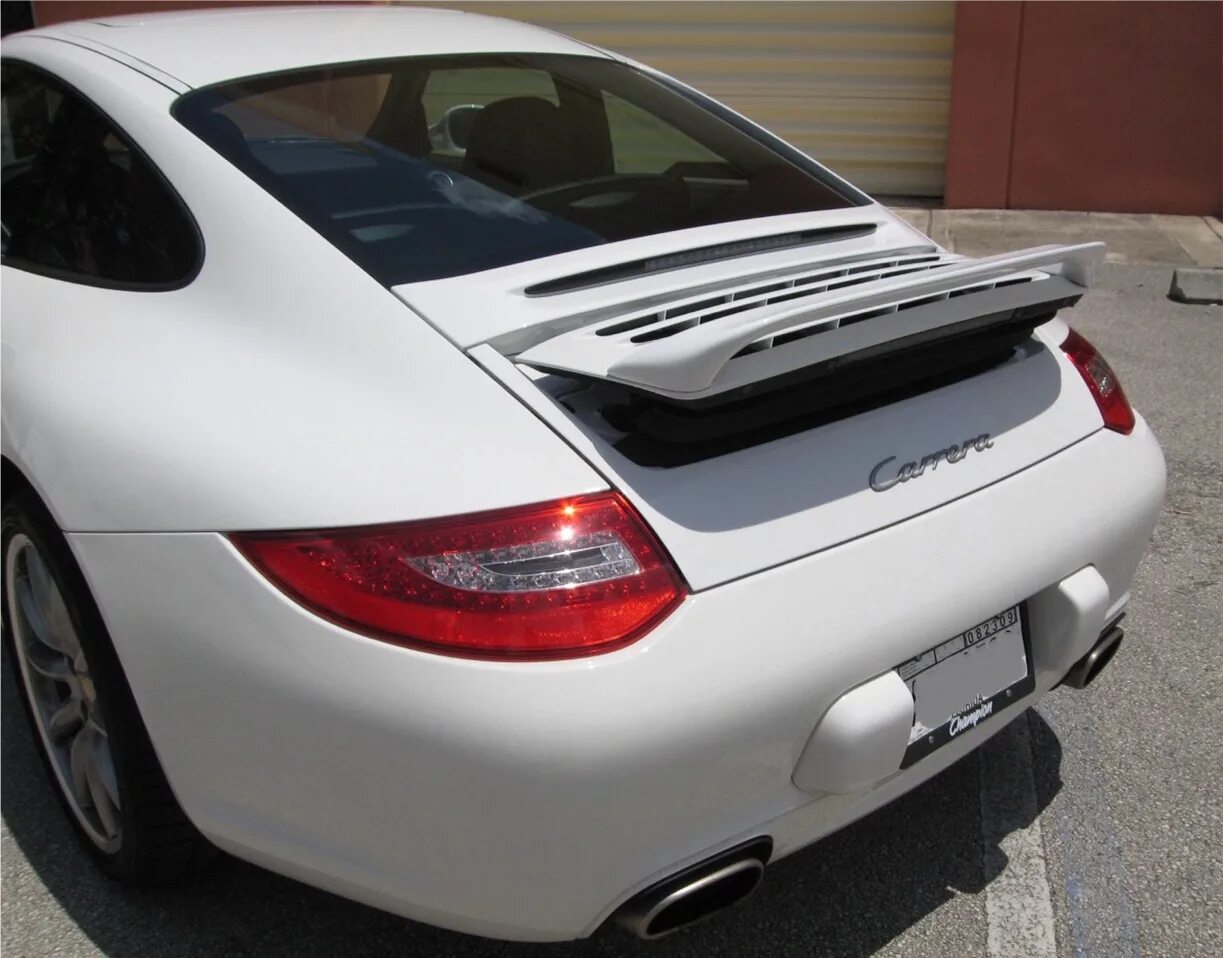 Спойлер порше. Porsche 911 997 спойлер. Porsche 997 Rear Spoiler. 997 Porsche Spoiler. Порше 911 со спойлером.