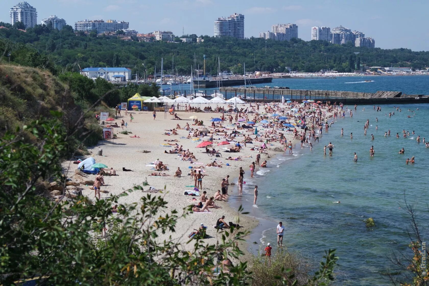 Найти одесская. Лузановка Одесса. Одесса Центральный пляж. Одесса городской пляж. Украина Одесса пляжи.