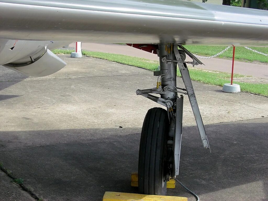 Hunter 18. Hunter f.6 кокпит. самолет hunter f.6 воздухозаборник. hunter f.58. хаукер хантер тормозные щитки.