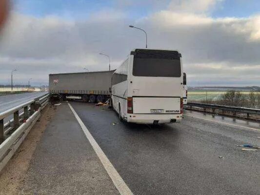 Трасса елец м4. М4 дон указатели. Трасса м4 дон автобус дтп. М4 дон тульская область. Трасса м4 ростовская область.