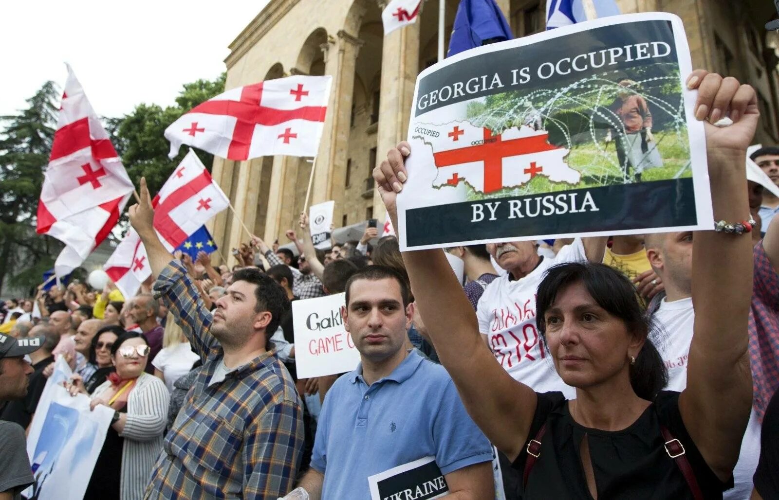 Грузия и мир. Национализм в Грузии. Грузия и Россия. Грузия против России. Российско-грузинские отношения.