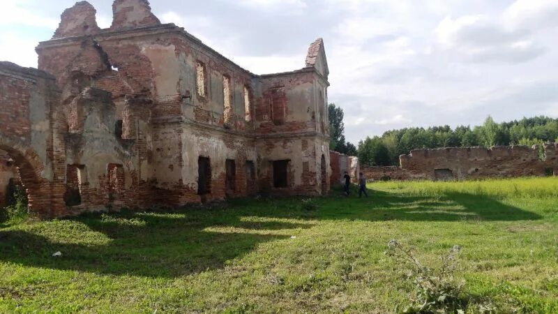 Клерво (аббатство). Истории восстановления зданий village. Обитель рауха. Руины в швеции. Обитель рауха.