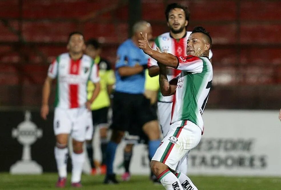 Фк палестина. Чилийский клуб палестино. Чилийский клуб палестино. Палестино сантьяго клуб википедия. Спонсоры футбола.