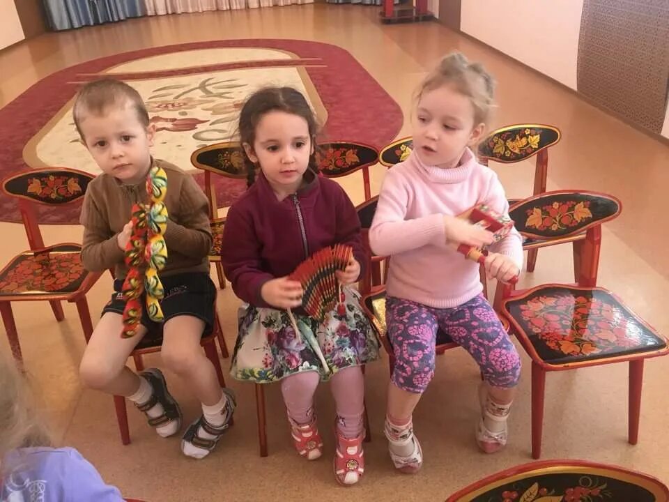 Садик сургут. Детский сад 25 родничок сургут. детский сад ивушка сургут. сургут сад родничок. садик в большом камне.