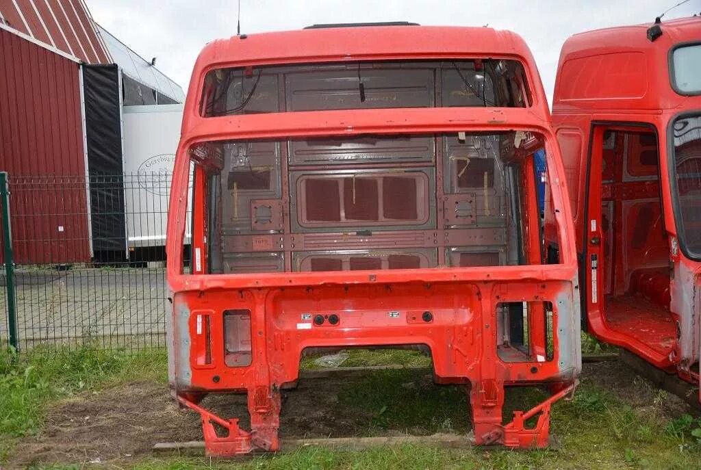 Купить кабину на вольво. Кабина Вольво fh13. Кабина Вольво fh13 XL. Каркас кабины Volvo FH. Volvo fh13 кабина.