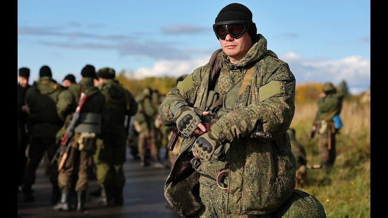Сколько длится армия 2024. Военный. Фоторепортаж с Украины российских военных. Украинские военные. Солдат РФ.