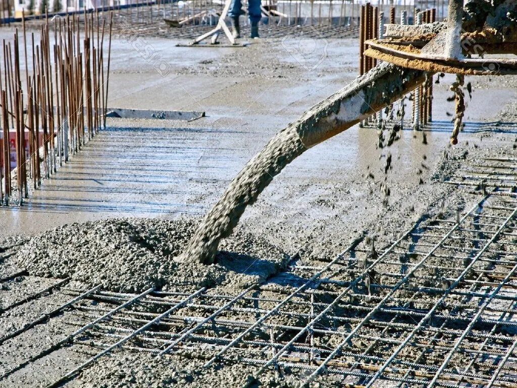 Заливка бетона. Битон. Стройка бетон. Укладка бетона. Бетонно строительные работы