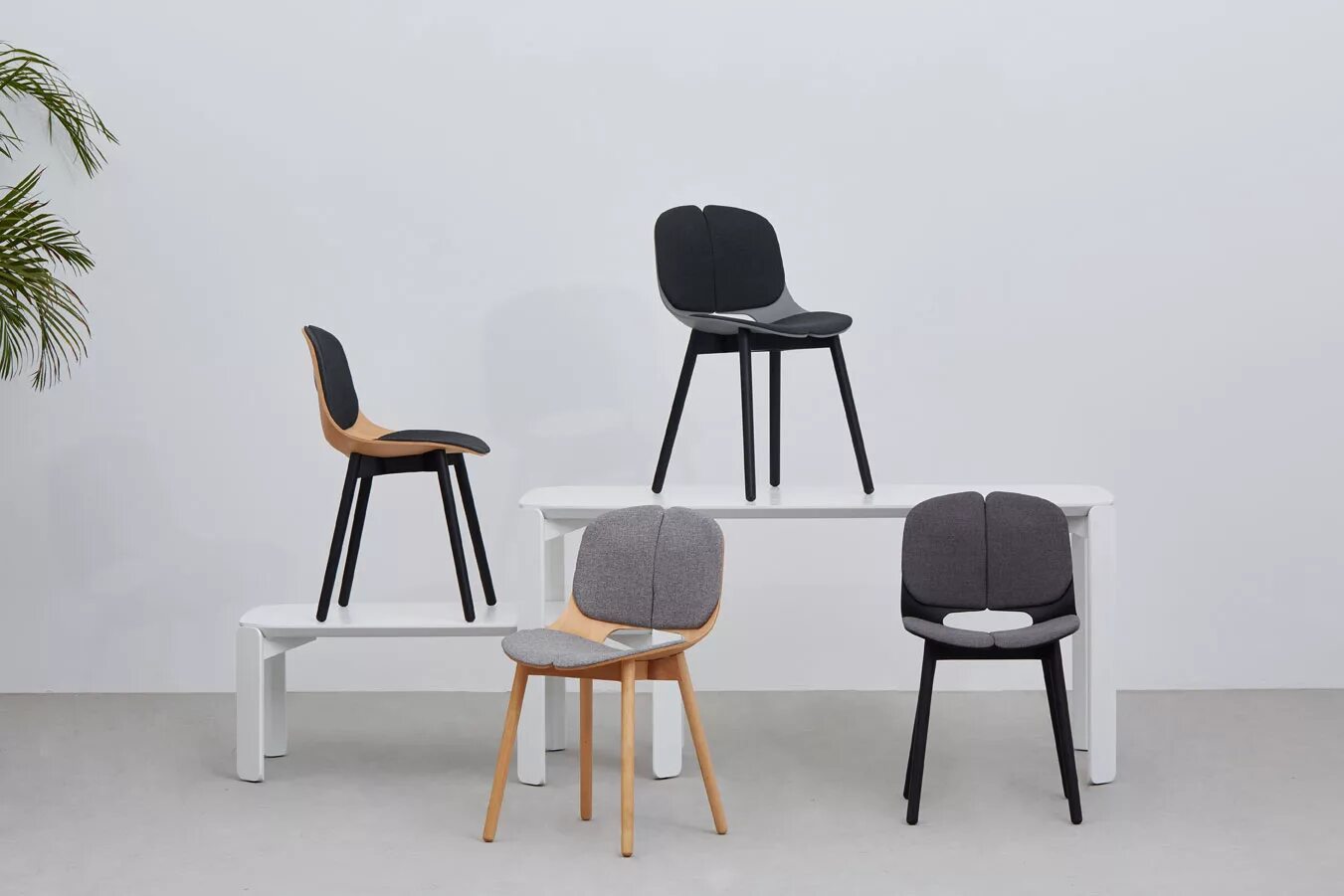 Штабелируемые стулья для детского сада. Стул раз в несколько. Стул wishbone в интерьере. Стул с предметами. Современные стулья.